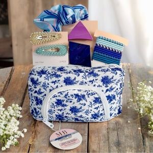 Hair Accessories Gift Set in Floral Cosmetic Case Blue Toile NWT